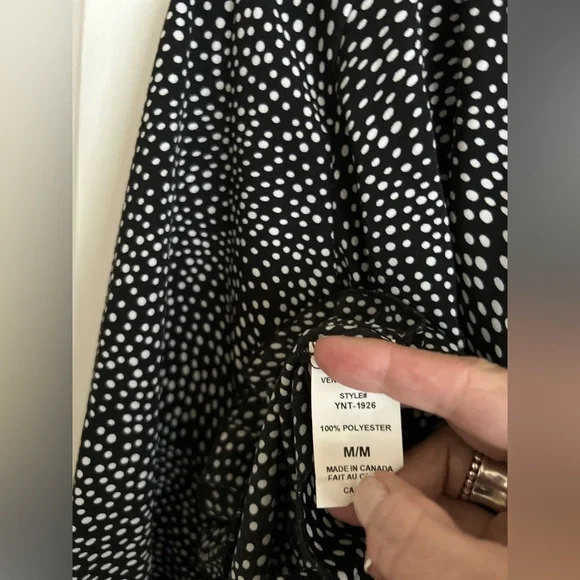 ❤️ 3/$15❤️ Frankie & Missy blouson top - Picture 10 of 11